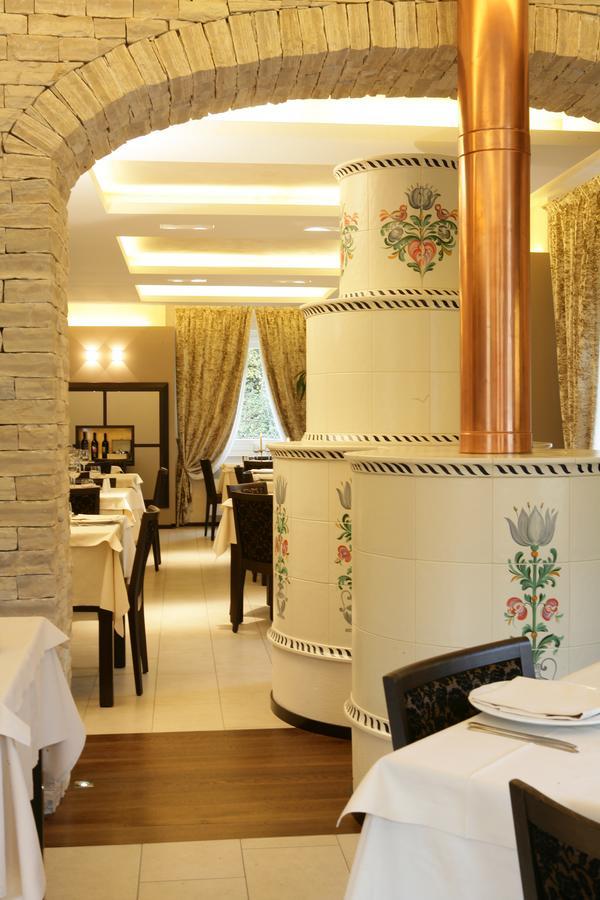 Albergo Ristorante Marcheno Exterior foto